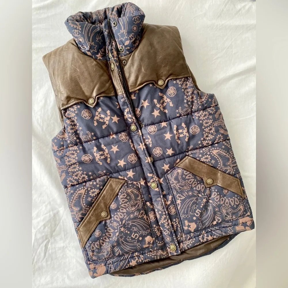 Chanel Paris Dallas Vest sz 36 - Picture 2 of 12
